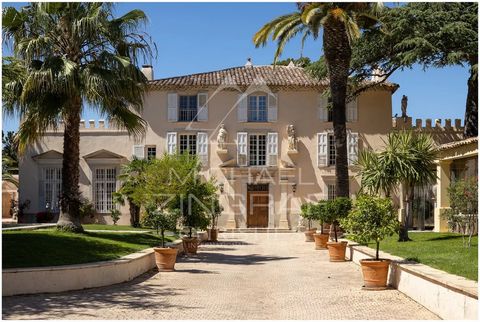 Entdecken Sie die zeitlose Eleganz dieses prächtigen provenzalischen Schlosses aus dem 16. Jahrhundert „Le Château des Baumelles“, ideal gelegen in Saint-Cyr-sur-Mer, nur 5 Minuten von den Stränden entfernt, eingebettet im Herzen eines Weinbergs und ...