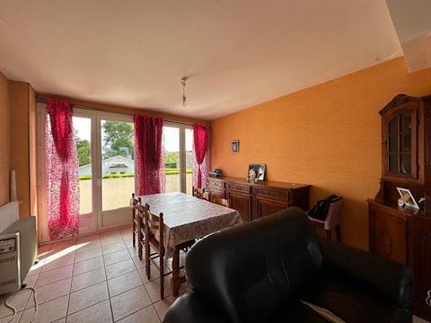 NOUVEAU et RARE SUR LE MARCHE ! Kévin MANSENCAL vous propose EN EXCLUSIVITE !! Cette maison spécial investisseur avec un bail locatif 3/6/9 (Date du début du bail Août 2019) Sur la commune de Villeneuve-sur-Lot. Belle maison d'environ 85 m² habitable...