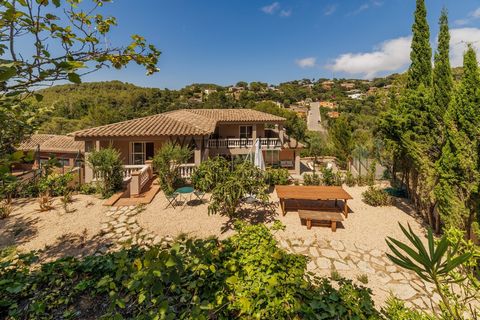 Located in a private and quiet area of ​​Begur, this exclusive property offers an unparalleled opportunity to acquire a space in one of the most desired destinations on the Costa Brava. Just 5 minutes from the picturesque Aiguablava cove and the char...