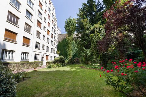 Willkommen in Arnave, einem atemberaubenden Apartment im beliebten Viertel Auteuil. Dieses Wohnviertel hat seinen dörflichen Charme bewahrt und ist dennoch gut mit allen Sehenswürdigkeiten und Orten von Paris verbunden. Arnave bietet mit seiner großz...