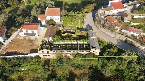 Ruína com terreno e área de construção até 622 metros quadrados. Esta Ruína localiza se na Aldeia de Vila Nova, a 5 minutos de Miranda do Corvo, 10 minutos de Penela e 20 minutos de Coimbra. A Aldeia de Vila Nova possui minimercados, escola primária,...