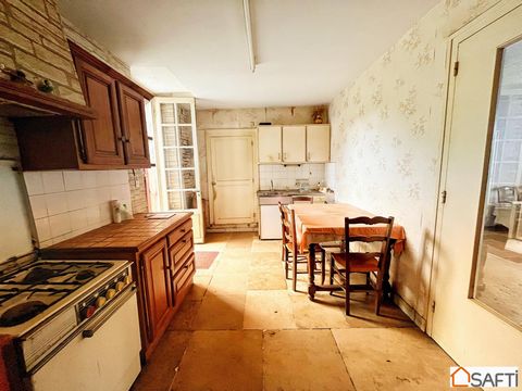 Découvrez cette ancienne ferme située dans un charmant village de la Vallée de l'Ouche, présentée par Marine POILLOT, offrant un cadre de vie paisible et authentique. Idéal pour les amoureux de la nature et les projets de rénovation, cette propriété ...