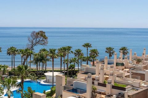 Nouveau mile d'or, Estepona ... 2 chambres, 2 salles de bain penthouse Frais de notaire gratuits exclusivement lorsque vous achetez une nouvelle propriété avec Marbanus Estates Penthouse duplex de deux chambres, 3e et 4e étage, dans le complexe de pr...