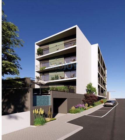 Dit nieuwe particuliere condominium dat geboren moet worden in Pinheiro de Loures, in Loures, heeft 11 appartementen met typologieën T2 en T3, met oppervlaktes tussen 100,24m2 en 126,33m2, met balkons, terrassen, garages, opslagruimten, verwarmd zwem...