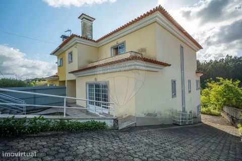 4 bedroom villa with 3 fronts, patio and garden for sale in Àgueda Magnificent villa with 3 floors in excellent condition and excellent areas. The ground floor consists of entrance hall, a spacious, equipped and furnished kitchen, pantry, full bathro...