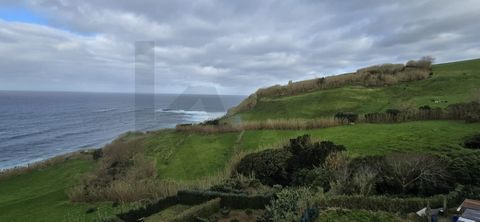 Terreno situado na Maia, com vista mar, junto ao início do percurso da praia da Viola. Ideal para um projeto turístico, ou construção da sua moradia mesmo junto ao mar. Existem algumas possibilidades para ambos os tipos de finalidade, para mais infor...