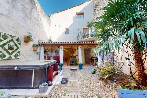 Cur de Capestang, propriété de grand caractère avec un espace extérieur rare