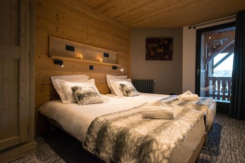 Great location almost on the slopes, just outside the bustling centre of Val Thorens (300m) with a great variation of restaurants, bars, discos and shops. Recently built apartment building in chalet style.