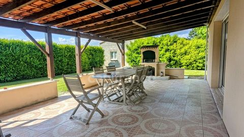Maison de plain pied de 150m² avec grand jardin et dépendances