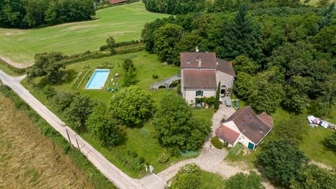 Located 30 minutes from Autun, and 1 hour from Beaune and Châlon sur Saône, a real essential crossroads of roads for Dijon, Lyon or Vichy, in the south of this region of Burgundy, with its rich natural, cultural, religious, tourist and wine heritage....