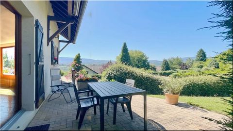 Maison à vendre 5 pièces CHALLEX (01) avec bon potentiel et vue imprenable