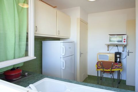 This comfortable and airy holiday home is perfect for a couple seeking a tranquil escape close to nature and the sea. Located just 500 meters from the white sand beaches of Pero, it offers breathtaking sunset views and easy access to sun-soaked days ...