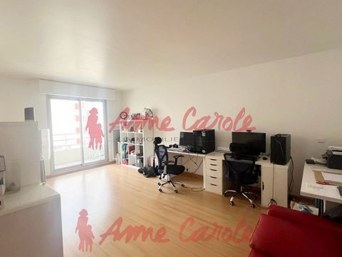 Résidence 1990 à deux pas du bois de Vincennes, à 5 minutes du RER, proche des commerces, parcs et écoles. Venez découvrir cet appartement de 3 pièces avec 2 chambres au calme. Il se compose d'une belle pièce de vie donnant sur balcon, exposition Sud...