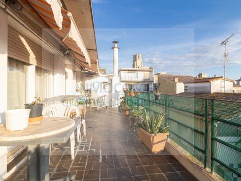 Appartement te koop in Palafrugell - 134 m² bebouwd, 4 slaapkamers, 2 badkamers Gelegen in het hart van Palafrugell, is dit ruime appartement van 134 m² gebouwd een uitstekende gelegenheid voor wie op zoek is naar comfort en functionaliteit. Met een ...