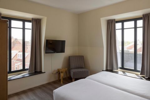 Located in the center of Domburg, just 200 meters from the beach, this modern apartment complex offers a selection of stylish accommodations. Guests can choose from four-person or six-person apartments, each designed with comfort in mind. Some units ...