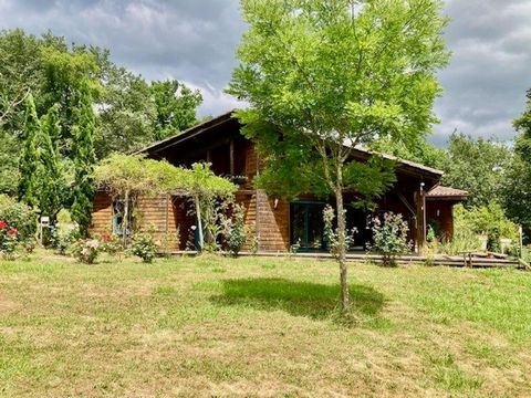 MAISON D'ARCHITECTE AVEC PARC ARBORE - DPE A -