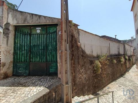 OPORTUNIDADE DE INVESTIMENTO ÚNICA EM ALENQUER – Terreno Urbano com 950 m2 para Projeto Residencial com 16 a 18 Fogos Rentabilidade Garantida | Forte Procura Habitacional | A 30 minutos de Lisboa Invista num dos concelhos com maior crescimento na Áre...