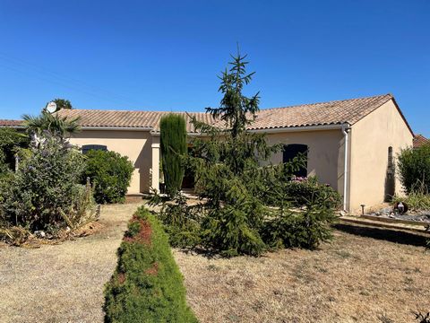 Superbe plain pied avec garage et piscine, au calme