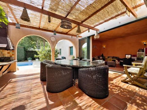 Belle villa 8P 290 m² piscine et jardin paysagé