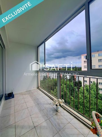 À Mulhouse, quartier Brustlein, appartement bien agencé, agréable et lumineux de 75 m2, 4 pièces, 2 chambres et balcon-loggia