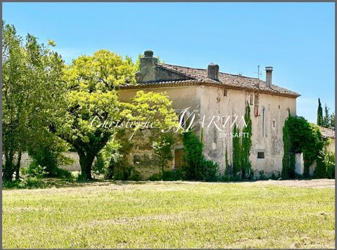 Mas à rénover à l'Isle-sur-la-Sorgue sur 8900 m2