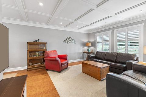Een van de beste van Parkland! Een volledig bijgewerkte, instapklare en boordevol functies van binnen en van buiten. Dit lichte huis met 4 slaapkamers en 2,5 badkamers ligt op een groot privéperceel met volwassen bomen, prachtig aangelegde tuinen en ...