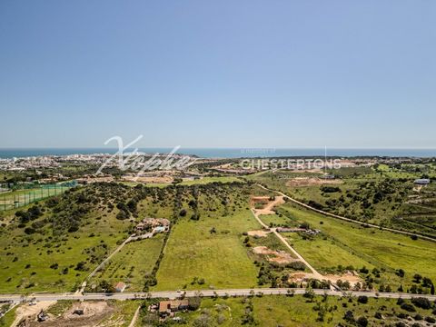 Located in Lagos. Price Recently Reduced From 595.000 Euros To 495.000 Euros. A rare and distinguished opportunity to acquire a level rural property, comprising both a rustic parcel (mixed use classification) and an urban plot featuring a pre 1951 re...