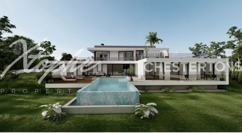 Located in Lagoa. A truly luxurious and well-designed 5 bedroom property. With its high-quality finishes and well-thought-out layout, it offers a comfortable and stylish living experience. On the ground floor we have a open plan kitchen/dining area, ...