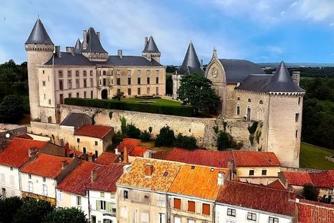 Demeure d'Exception au pied du Château de Verteuil-sur-Charente