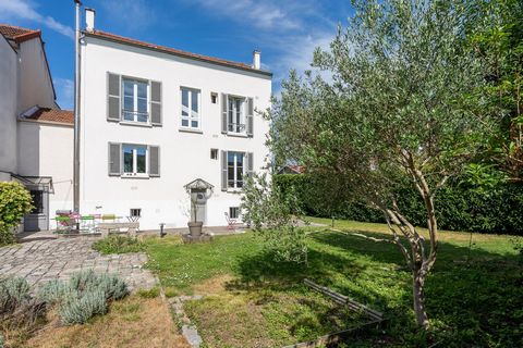 MAISON FAMILIALE TERRASSE JARDIN STATIONNEMENTS