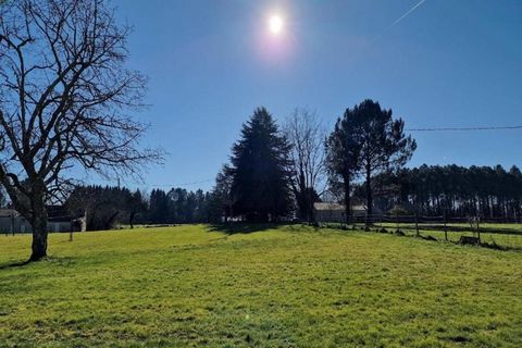 This charming countryside retreat in Manhay offers a cozy and peaceful escape for couples or solo travelers. Located just 6 km from the town center, the property is ideal for those seeking nature, relaxation, and easy access to local attractions. Gue...