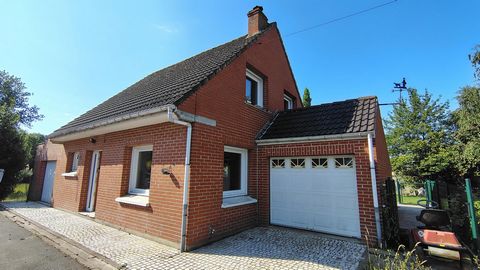 En fond d'allée privée, Très belle maison individuelle 121 m² hab, 3 chambres, 2 garages, sur 2200 m² de terrain clos !