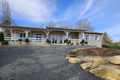 Spacieuse maison familiale de 199 m² avec annexes et garages  Proche commerces et écoles