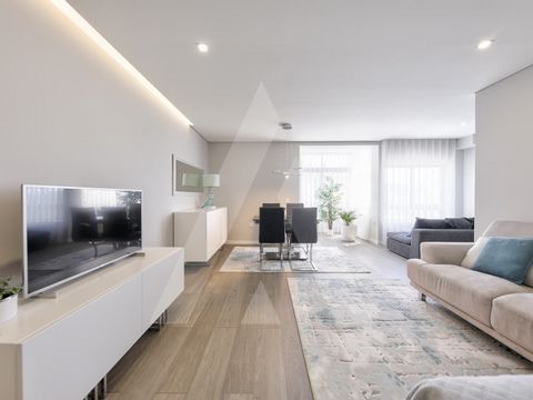 Apartamento T3 Totalmente Remodelado em Esgueira - Conforto, Praticidade e Luz Natural! Apresentamos este moderno apartamento T3 em Esgueira, uma excelente opção para quem procura qualidade de vida e localização privilegiada, a apenas 5 minutos a pé ...