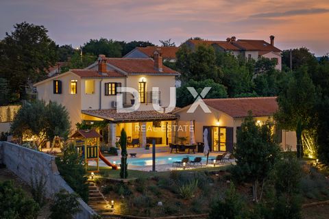 Location: Istarska županija, Labin, Labin. ISTRA, LABIN – A luxury villa with a view of Učka Nature Park – A fusion of authenticity and modern comfort In the heart of picturesque eastern Istria, where nature breathes freely, lies this luxurious villa...