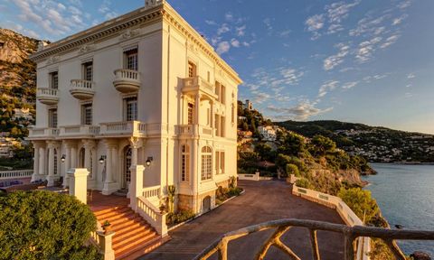 Вилла Ла Виджи предлагает вам великолепный панорамный вид на Средиземное море, Княжество Монако и Рокебрюн-Кап- Мартин! Одна из самых престижных вилл на Лазурном берегу, благодаря своей истории, архитектуре и уникальному расположению, вилла уже более...
