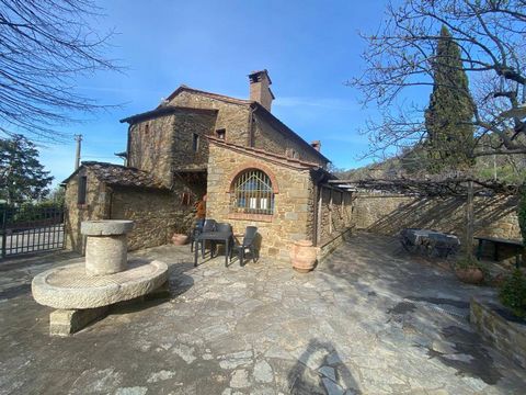 CORTONA (AR), loc. S. Martino Bocena: 2 km from Cortona, portion of farmhouse on two levels formerly part of a former convent, completely renovated, for a total of approx. 220 sqm comprising * Ground floor: living room, kitchen with fireplace carved ...