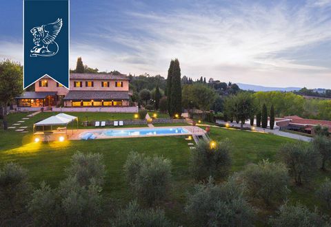 This Tuscan property is situated in Siena's stunning countryside and is made up of an elegant villa with swimming pool and a farm. This estate consists of two sophisticated and comfortable residential units which sprawl together over 500 m² in t...