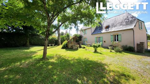 A13613 - A nice group of buildings composed of a house and outbuildings situated around a very private central garden. The house has been extensively renovated, whilst retaining many attractive original features, and includes a recent fosse which mee...