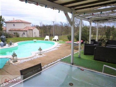 TARN (81) For sale in Lagrave, a recent house, on one level, 86 m2 of living space on a plot of 600 m2 flat, fenced and planted with swimming pool. This independent house consists of an entrance hall, a large living room (kitchen fitted and open to t...