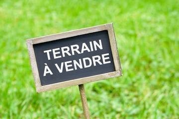 The Agence du Centre offers you exclusively a plot of more than 30,000m2 buildable in 'Zone to urbanize with economic vocation'. Located near the shops of Goderville / Bretteville du grand caux, this land is ideal for the creation of several plots / ...