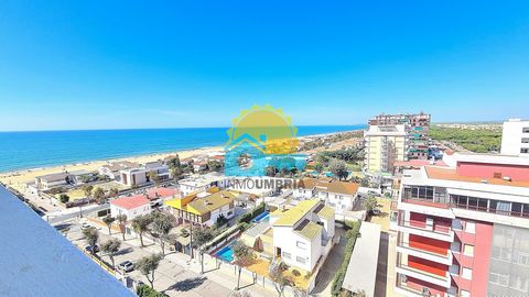 InmoUmbría offers for sale spectacular apartment a few meters from the sea water. Housing distributed in fully renovated kitchen, two large bedrooms, the double with built-in wardrobe and with wonderful views of the sea, renovated bathroom, with show...