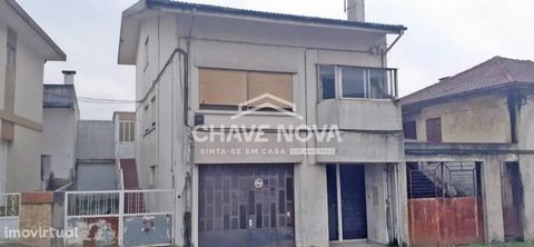 Housing Building in Santa Maria da Feira, Arrifana. Housing building with three autonomous fractions. Building R / floor composed of: -Housing or shop with 60m2 1st floor north -Housing with kitchen, living room, two bedrooms and a bathroom 1st floor...