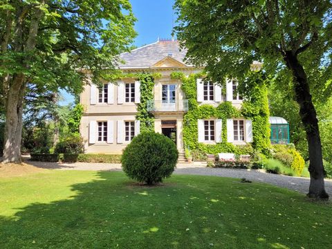 EXCLUSIVE TO BEAUX VILLAGES! Magnificent Maison de Maître offering around 450 m² of living space, situated a few kilometres from a small medieval village on the border between the Gers and Tarn et Garonne. Once through the automatic wrought iron gate...