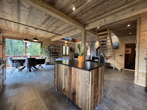 FOR SALE // UNDER SALES AGREEMENT // In the town of Albiez Le Jeune, 5 minutes from the ski slopes, chalet not overlooked, in a green setting with beautiful services, including: On the ground floor: An entrance, a master suite with bathroom including...