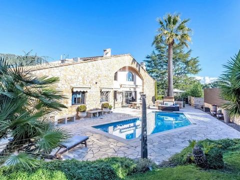 Amanda Properties proposes for sale in one of the most sought-after quiet areas of Mougins, with easy access to Cannes / Antibes / Valbonne, this magnificent 500 sqm stone house. The villa is ideally located at a walking distance from Mougins School ...