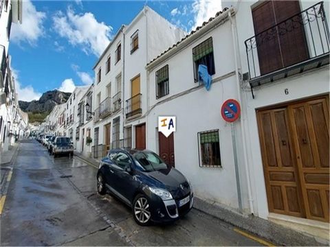 These attached Two Townhouses with 4 bedrooms and a patio are situated in picturesque Zuheros located within the Subbeticas National Park on the side of one of its mountains, this allows you to have spectacular views of the Cordoba countryside and wh...