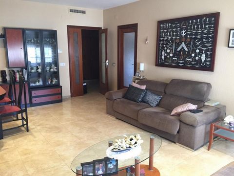 House for sale in Sant Carles de la Rapita, Costa Dorada. It has a constructed area of 240 m2 that are distributed over 3 floors. On the ground floor there is the garage, the wine cellar and a shower room. On the first floor there is a separate kitch...