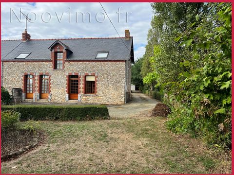 Your advisor Noovimo Clément RABU offers you, this large and bright stone house of about 160 m2 located in the countryside, with on the ground floor, a beautiful kitchen open to the living room / living room of 50 m2, a laundry room an office area, a...