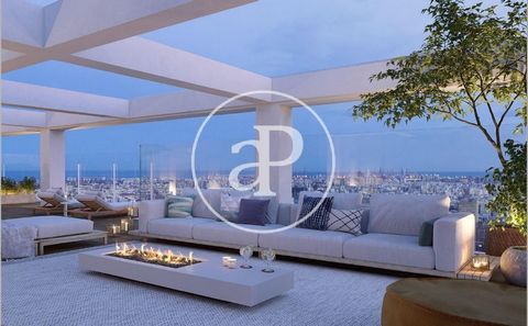 Brand new 348 sqm penthouse with Terrace and views in Sant Pau, Valencia.The property has 3 bedrooms, 3 bathrooms, swimming pool, gymnasium, air conditioning, fitted wardrobes, laundry room, garden, heating, concierge and storage room. Ref. VV2103075...